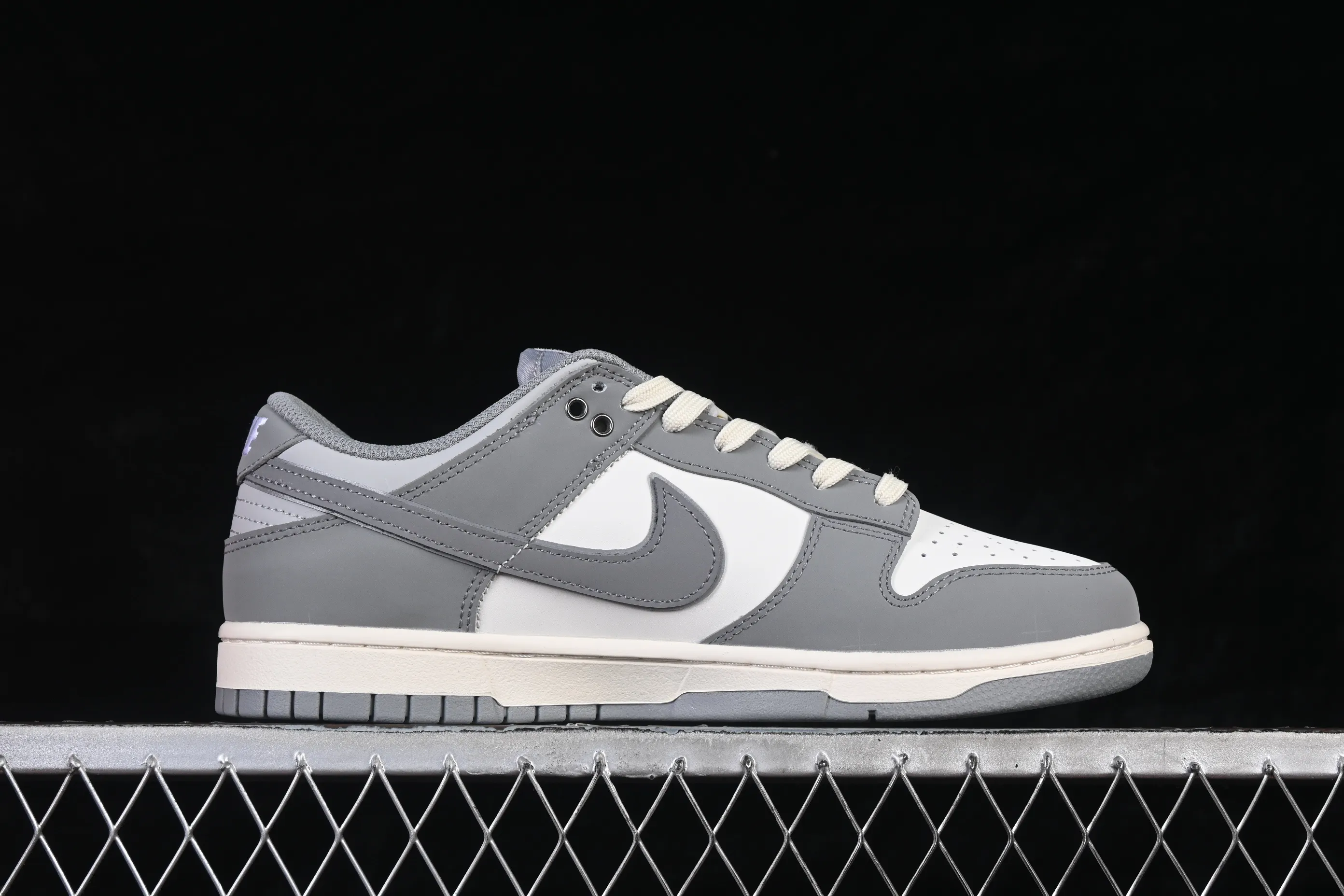 All categories Nk SB Dunk Series Nk SB Dunk Low High-end customized low-top sneakers Nike SB Dunk Low Anniversary high-end customized low-top casual sneakers GW0510-051